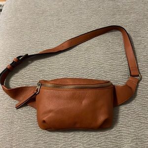 NEVER USED Universal Thread Fanny Pack